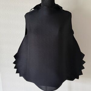 Issey Miyake Pleats Please Sleeveless Top - Beautiful Statement Piece - Like New